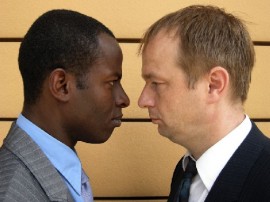 LiveLeak-dot-com-1200e0d23092-race-face-off-120126_jpg_resized