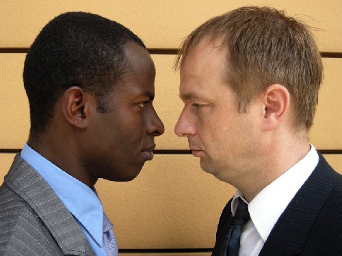 LiveLeak-dot-com-1200e0d23092-race-face-off-120126_jpg_resized